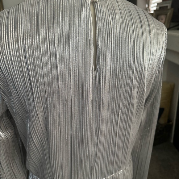 Stunning Silver dress by Gianni Bini, Size 6 - Picture 7 of 8